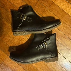 EL NATURALISTA size 7, black